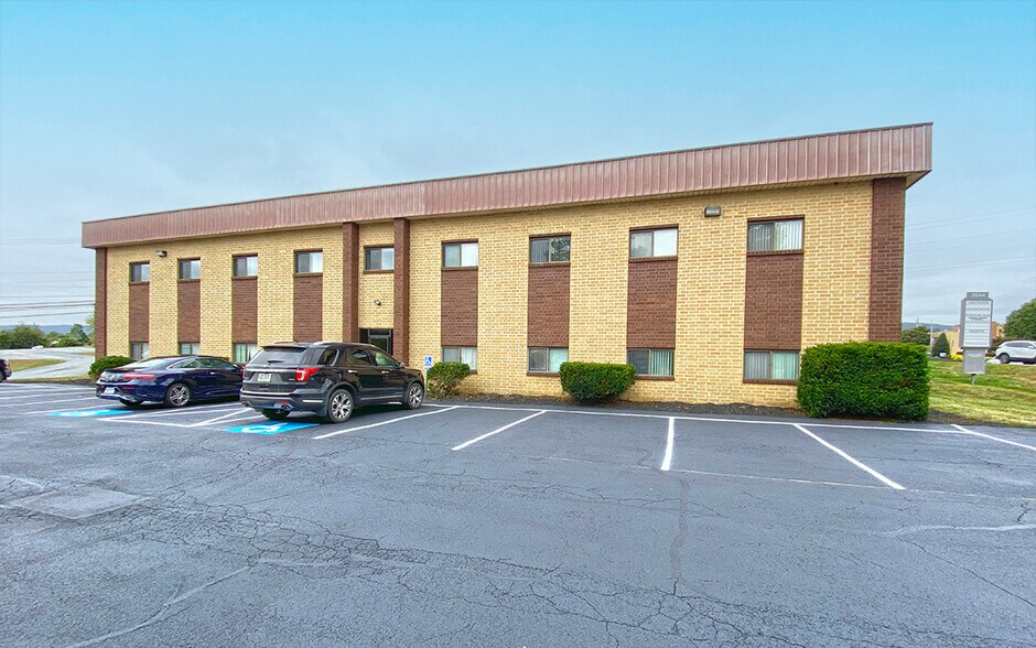 3544 N Progress Ave, Harrisburg, PA à louer - Photo de l’immeuble – Image 1 sur 4