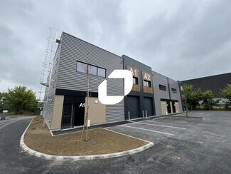 Plus de détails pour Local d'activités à louer