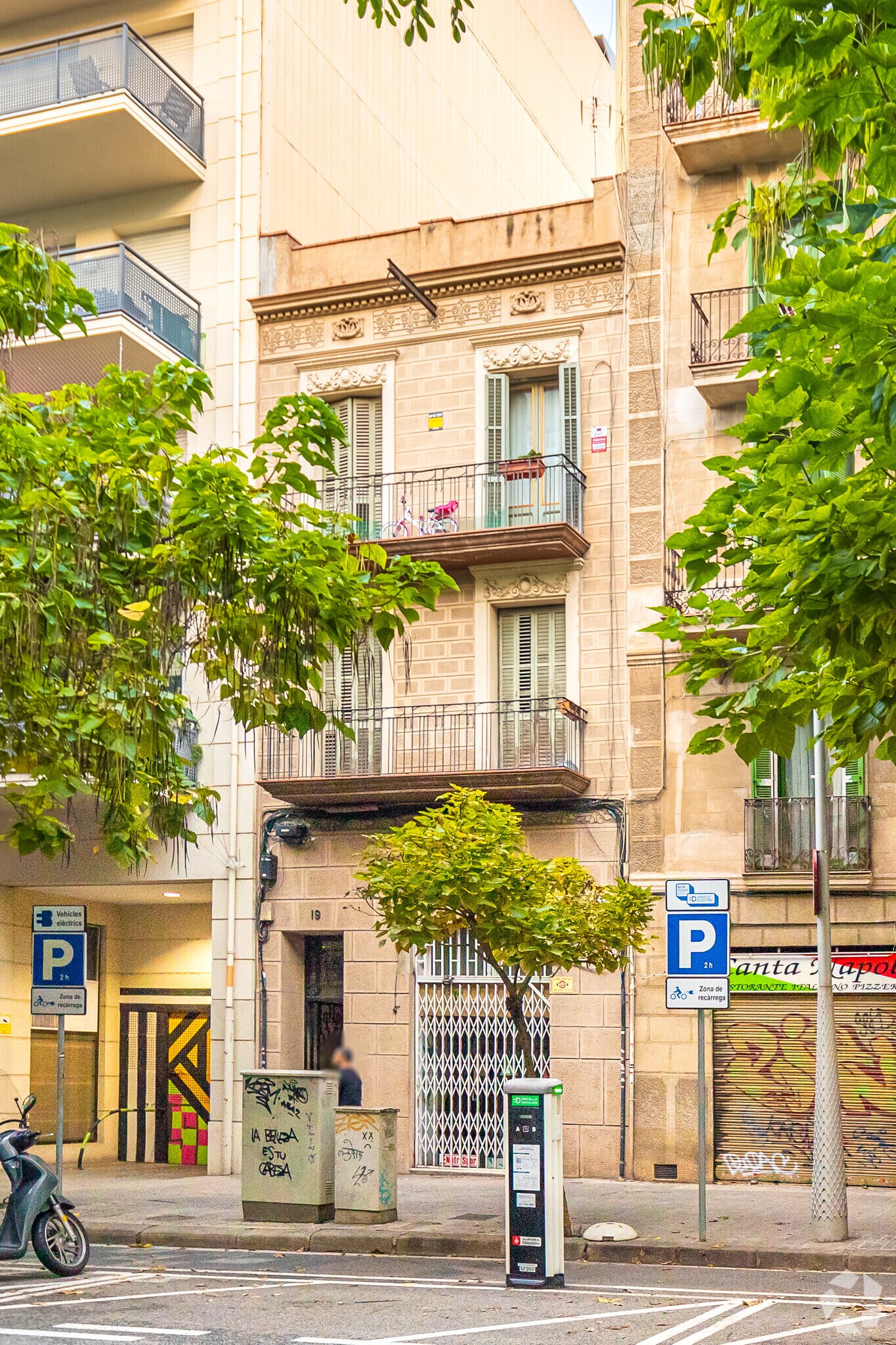 Local commercial dans Barcelone, Barcelona à louer Photo principale– Image 1 sur 2