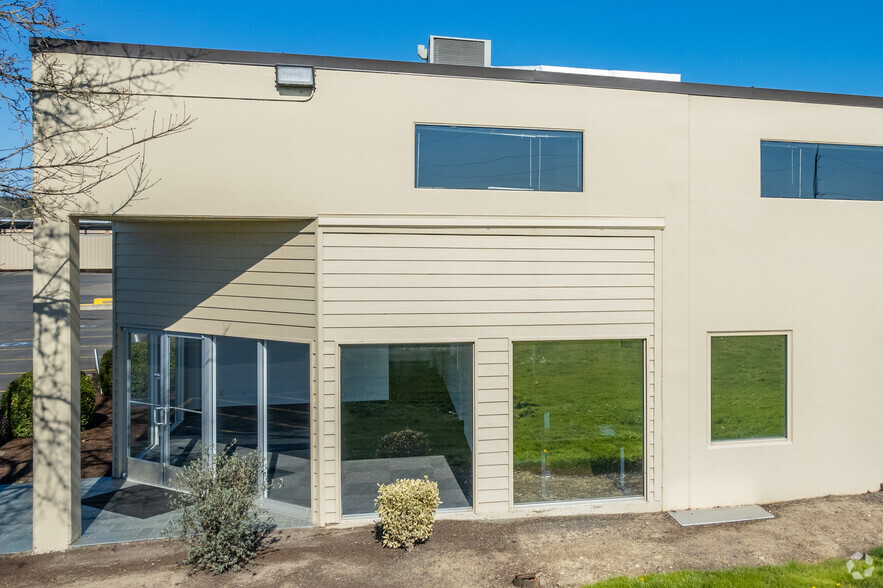 29495 NW West Union Rd, North Plains, OR à louer - Photo de l’immeuble – Image 3 sur 5