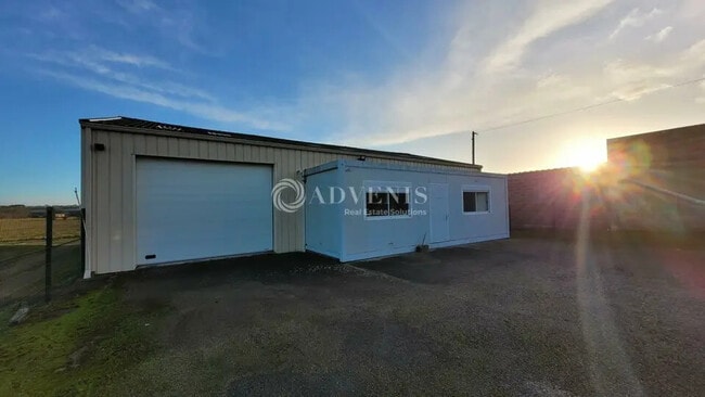 Plus de détails pour Local d'activités à louer