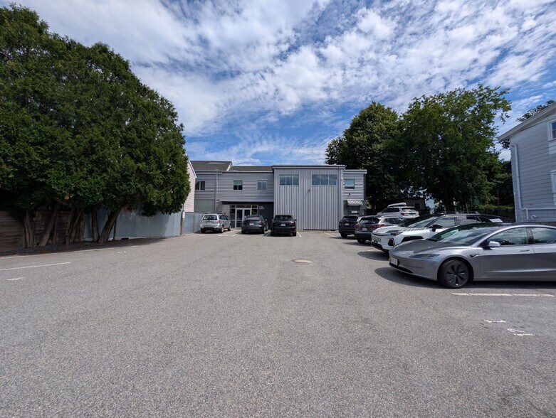 18 Shepard St, Brighton, MA à louer - Photo de l’immeuble – Image 3 sur 20