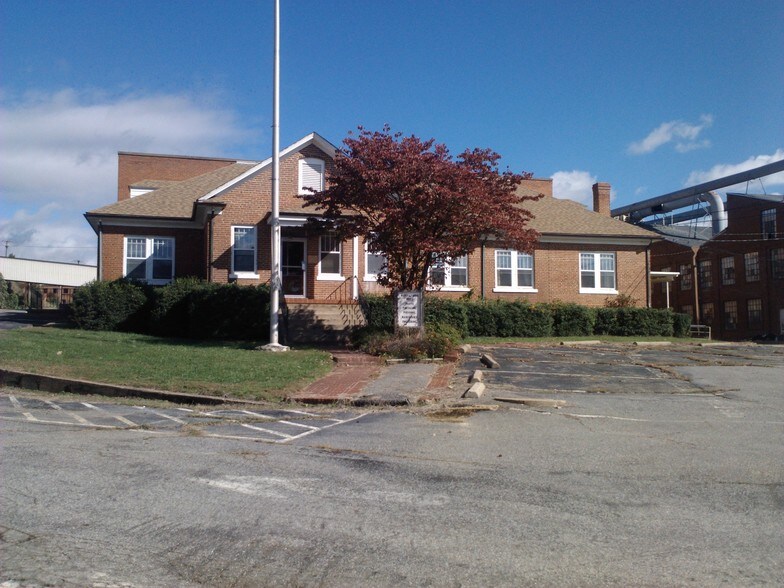 850 Hooker St, Martinsville, VA à vendre - Photo de l’immeuble – Image 3 sur 7