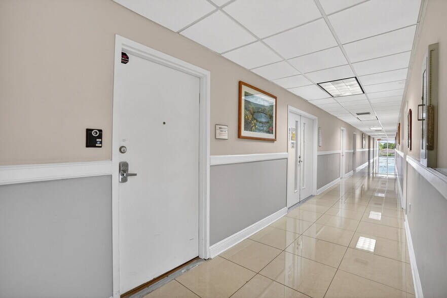 8600 SW 92nd St, Miami, FL à vendre - Photo de l’immeuble – Image 2 sur 11
