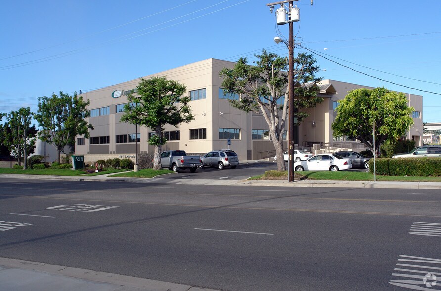 525 S Douglas St, El Segundo, CA à louer - Photo de l’immeuble – Image 3 sur 22