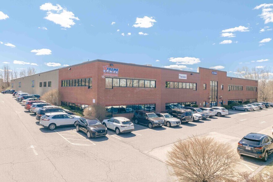 15 Presidential Way, Woburn, MA à louer - Photo principale – Image 1 sur 15