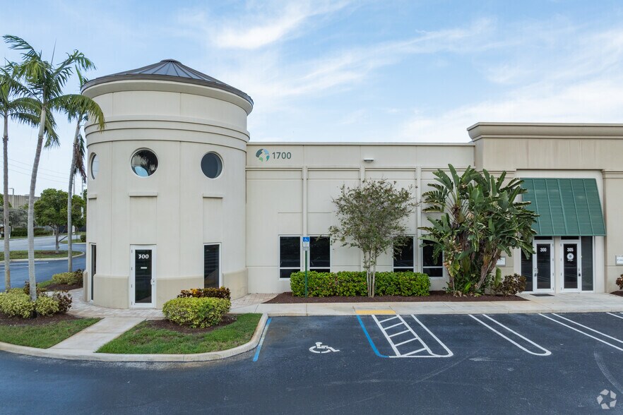 1700 NW 15th Ave, Pompano Beach, FL à louer - Photo principale – Image 1 sur 1