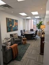 120 Eglinton Ave E, Toronto, ON à louer Photo intérieure– Image 1 sur 3