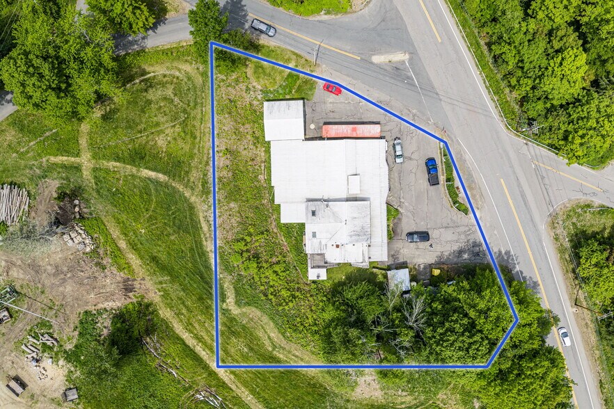 51 Goshen Rd, Williamsburg, MA à vendre - Photo de l’immeuble – Image 3 sur 9
