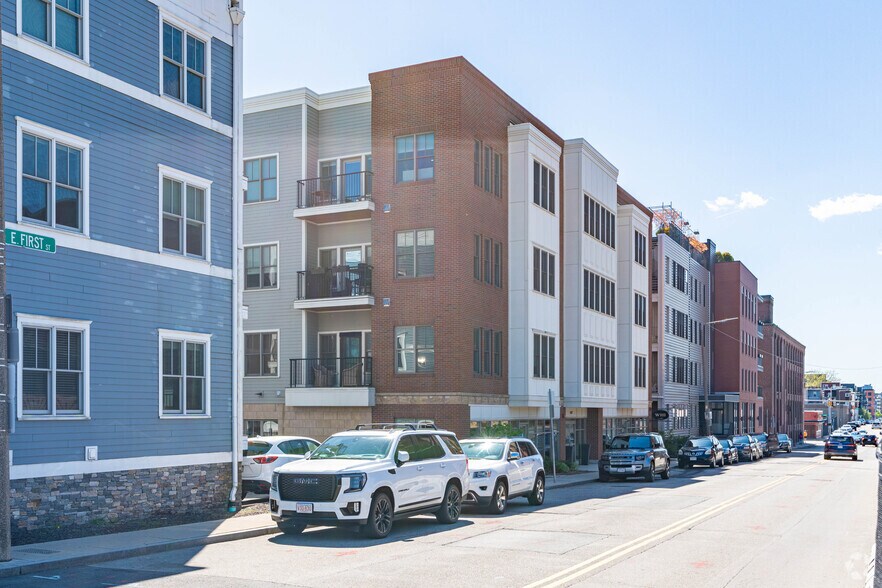 637 E 1st St, Boston, MA à louer - Photo principale – Image 3 sur 8