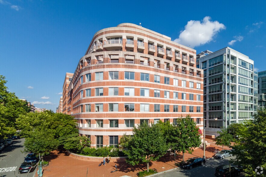 2450 N St NW, Washington, DC à louer - Photo de l’immeuble – Image 2 sur 12