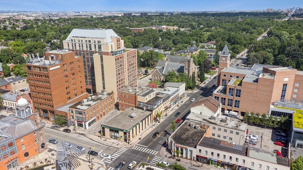8 Main St S, Brampton, ON à vendre - Photo de l’immeuble – Image 3 sur 5
