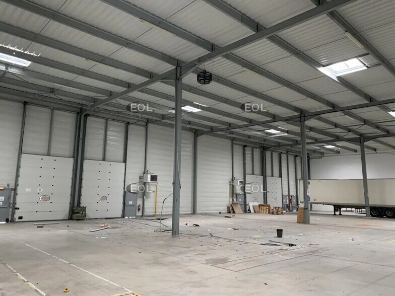 Industriel/Logistique dans Moissy-Cramayel à louer - Photo de l’immeuble – Image 1 sur 9