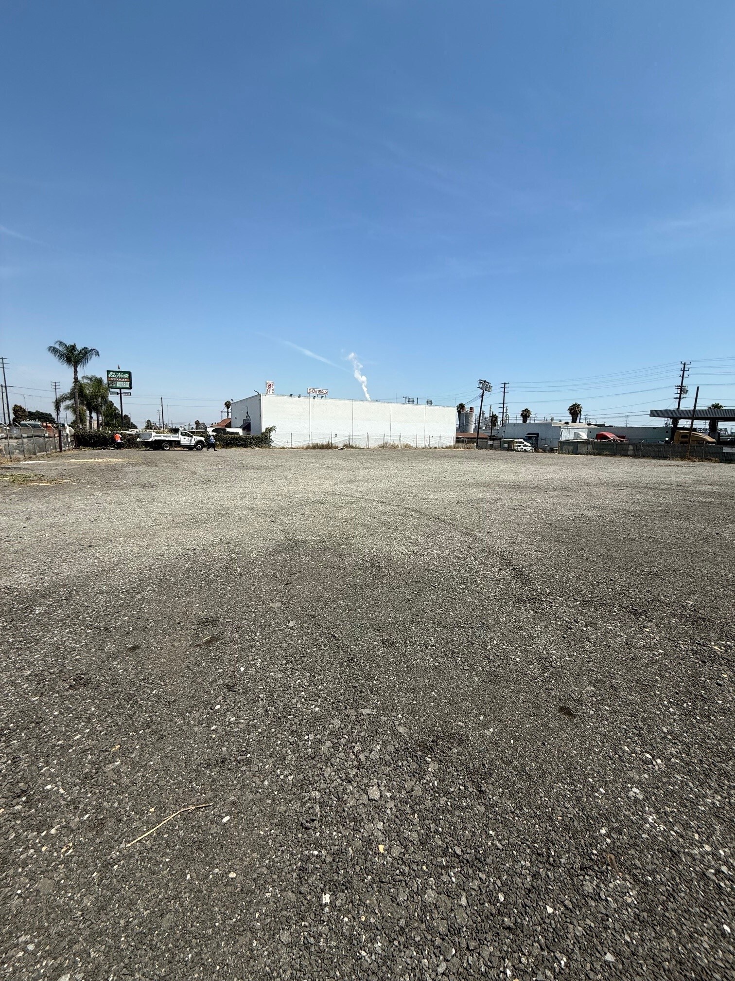 816 N Lansing Ave, Wilmington, CA à louer Photo principale– Image 1 sur 4