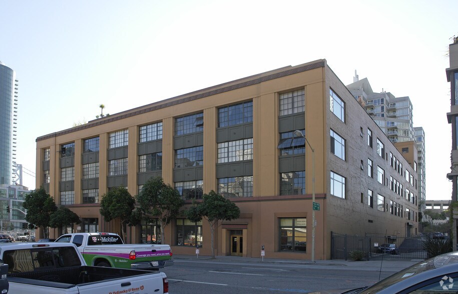 300 Beale St, San Francisco, CA à louer - Photo de l’immeuble – Image 2 sur 8