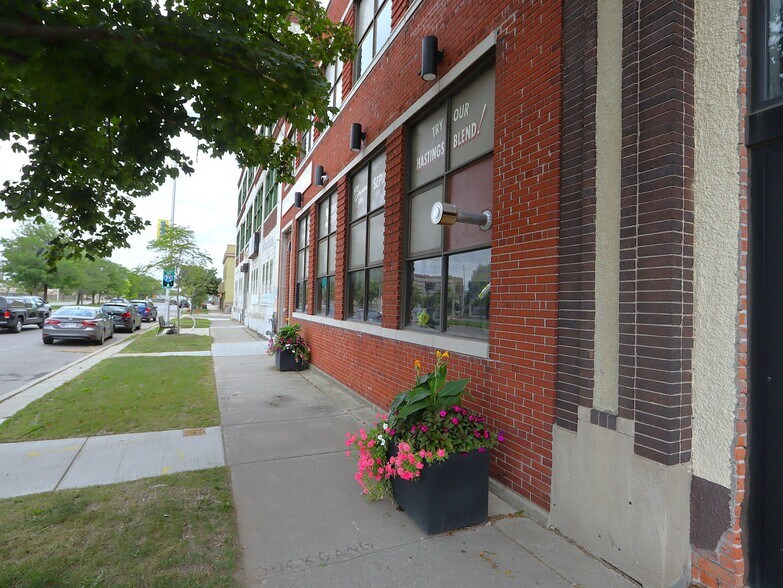 2831 E Grand Blvd, Detroit, MI à vendre - Photo de l’immeuble – Image 3 sur 41