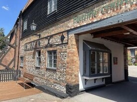Wilton - Local commercial