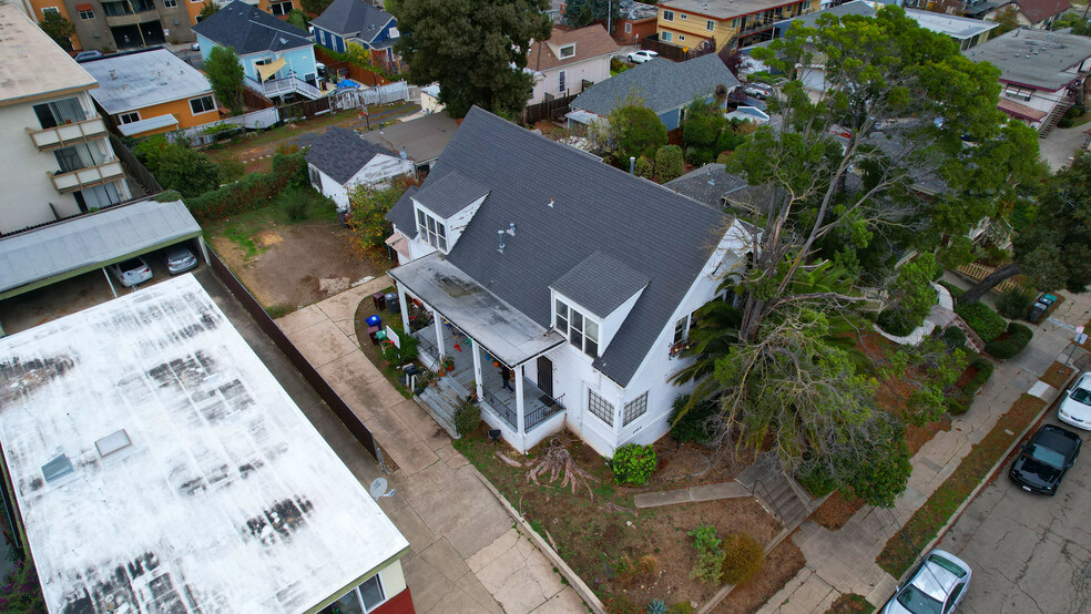 2464 Palmetto St, Oakland, CA à vendre - Photo de l’immeuble – Image 2 sur 19