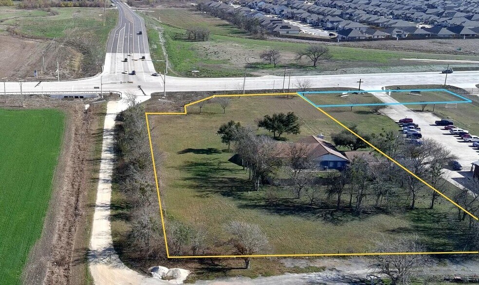 3705 Old Georgetown Rd, Taylor, TX à louer - Photo de l’immeuble – Image 2 sur 2