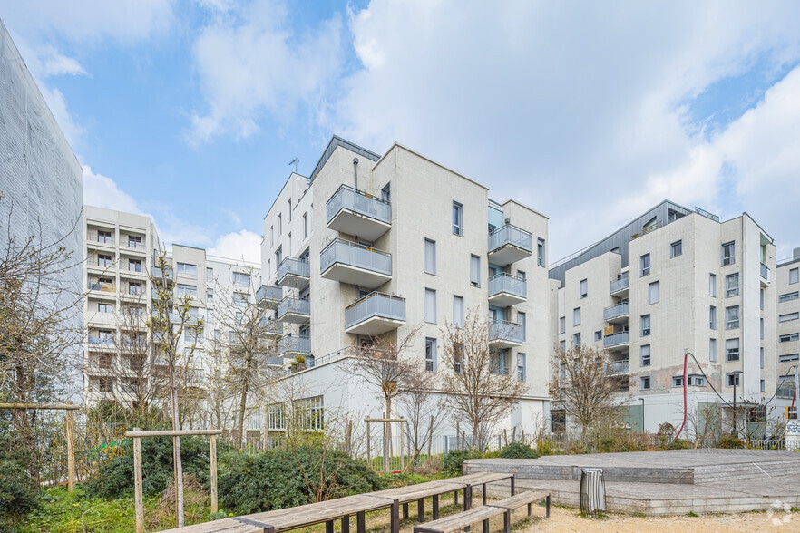 53 Bis Rue Maurice Gunsbourg, Ivry-sur-Seine à louer - Photo de l’immeuble – Image 2 sur 10