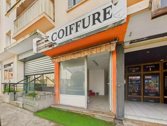 Plus de détails pour Local commercial à louer