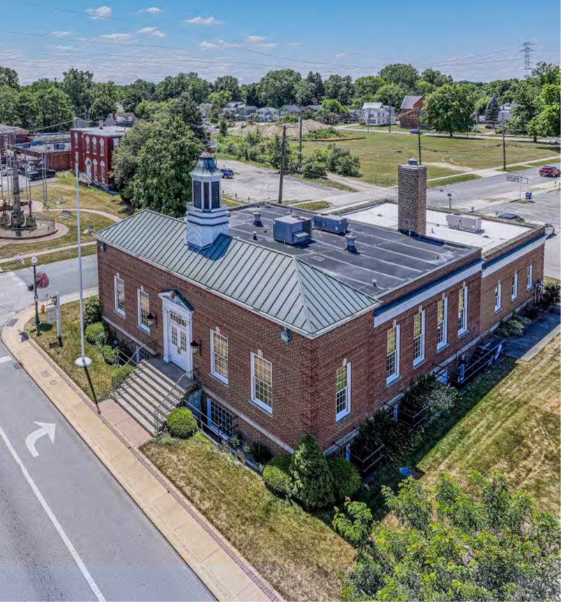 96 S Broadway, Geneva, OH à vendre Photo principale– Image 1 sur 21