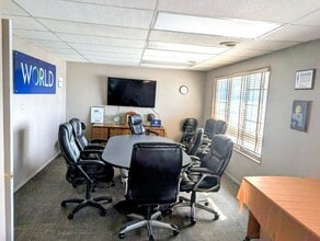 211 Schraffts Dr, Waterbury, CT à louer Photo intérieure– Image 1 sur 5