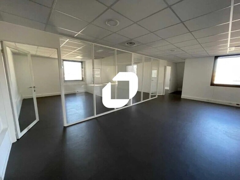 Bureau dans Boulogne-Billancourt à louer - Photo de l’immeuble – Image 3 sur 15