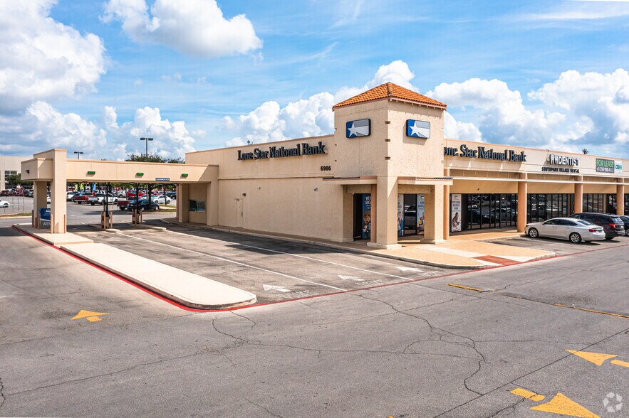 6962-6998 S Zarzamora St, San Antonio, TX à louer - Photo de l’immeuble – Image 2 sur 11
