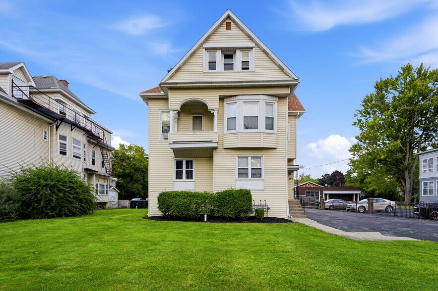 366 Goundry St, North Tonawanda, NY à vendre - Photo principale – Image 1 sur 25