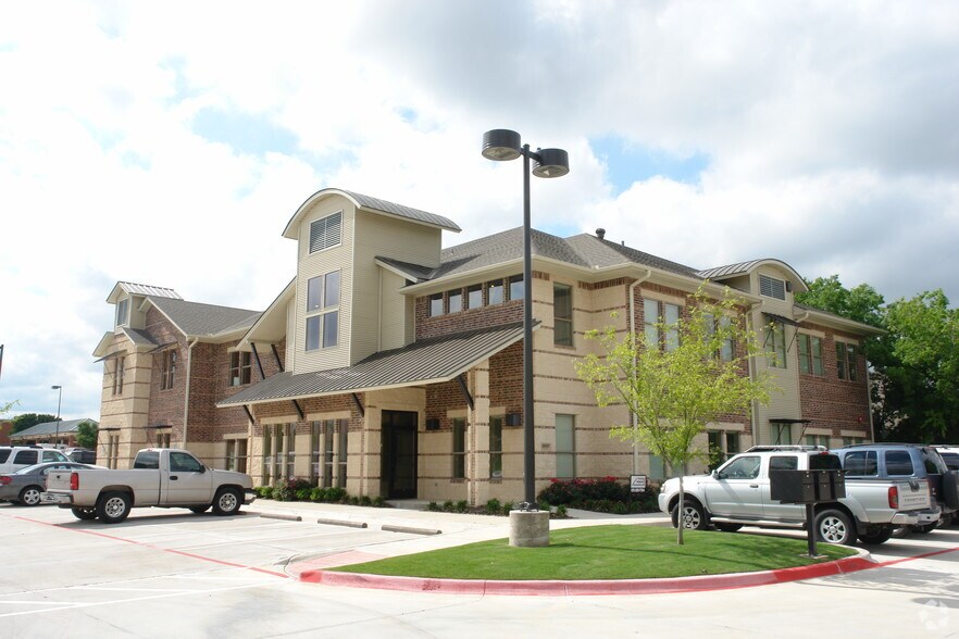 3605 Yucca Dr, Flower Mound, TX à vendre - Photo de l’immeuble – Image 2 sur 29