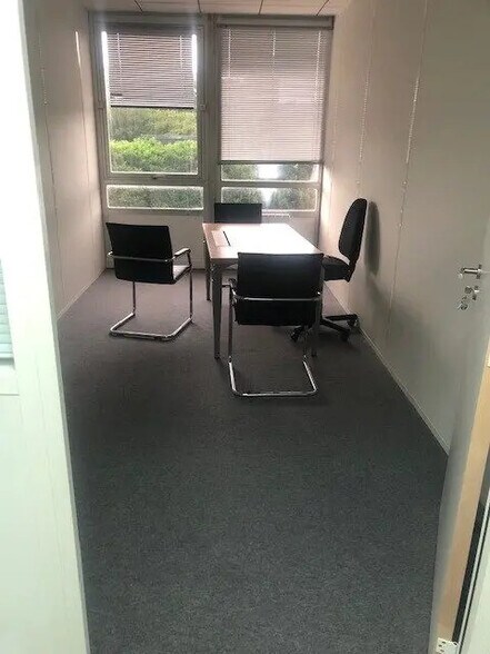 Bureau dans Argenteuil à louer - Photo de l’immeuble – Image 2 sur 7