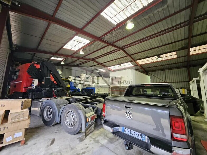Industriel/Logistique dans Grisy-Suisnes à louer - Photo de l’immeuble – Image 1 sur 2