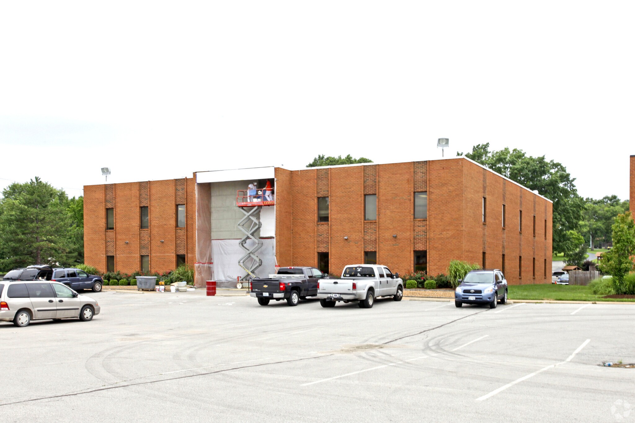 4411 Woodson Rd, Saint Louis, MO à louer Photo principale– Image 1 sur 30