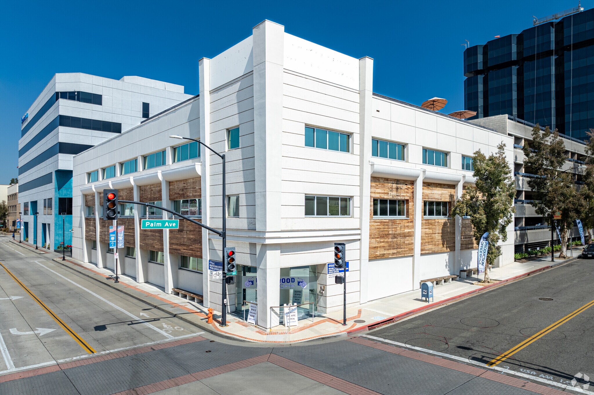 300 N 3rd St, Burbank, CA à vendre Photo principale– Image 1 sur 48