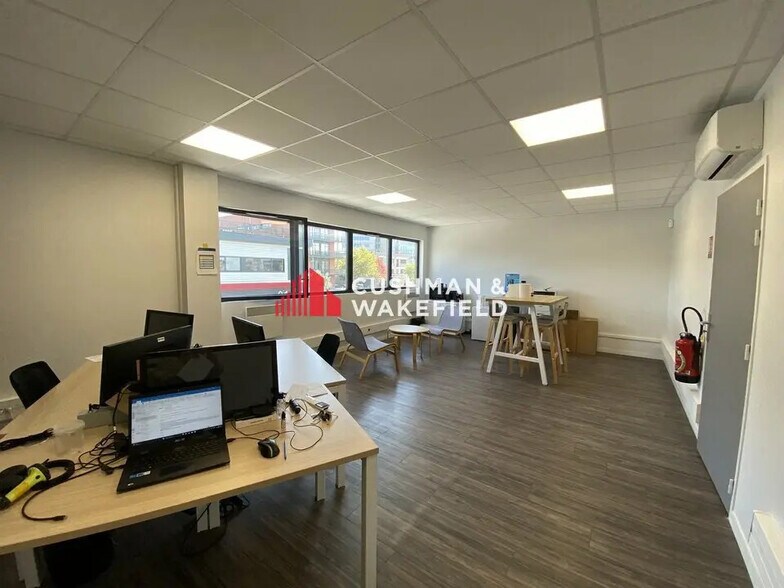 Local d’activités dans Toulouse à louer - Photo de l’immeuble – Image 3 sur 4