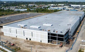 Plus de détails pour 795 Hazelhurst Rd, Mississauga, ON - Industriel/Logistique à louer