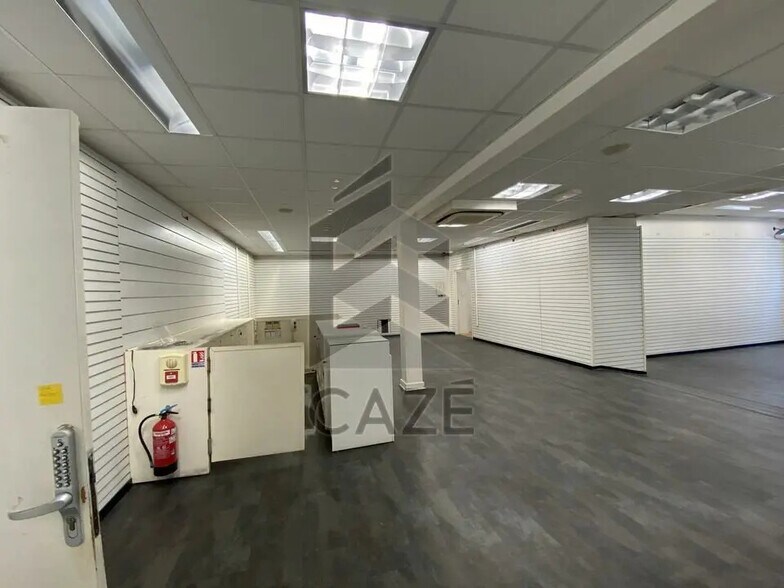 Local commercial dans Bordeaux à louer - Photo de l’immeuble – Image 3 sur 3