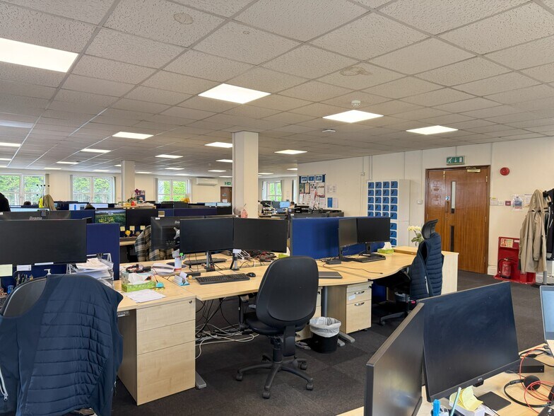 6 Pembroke Rd, Sevenoaks à louer - Photo de l’immeuble – Image 3 sur 4