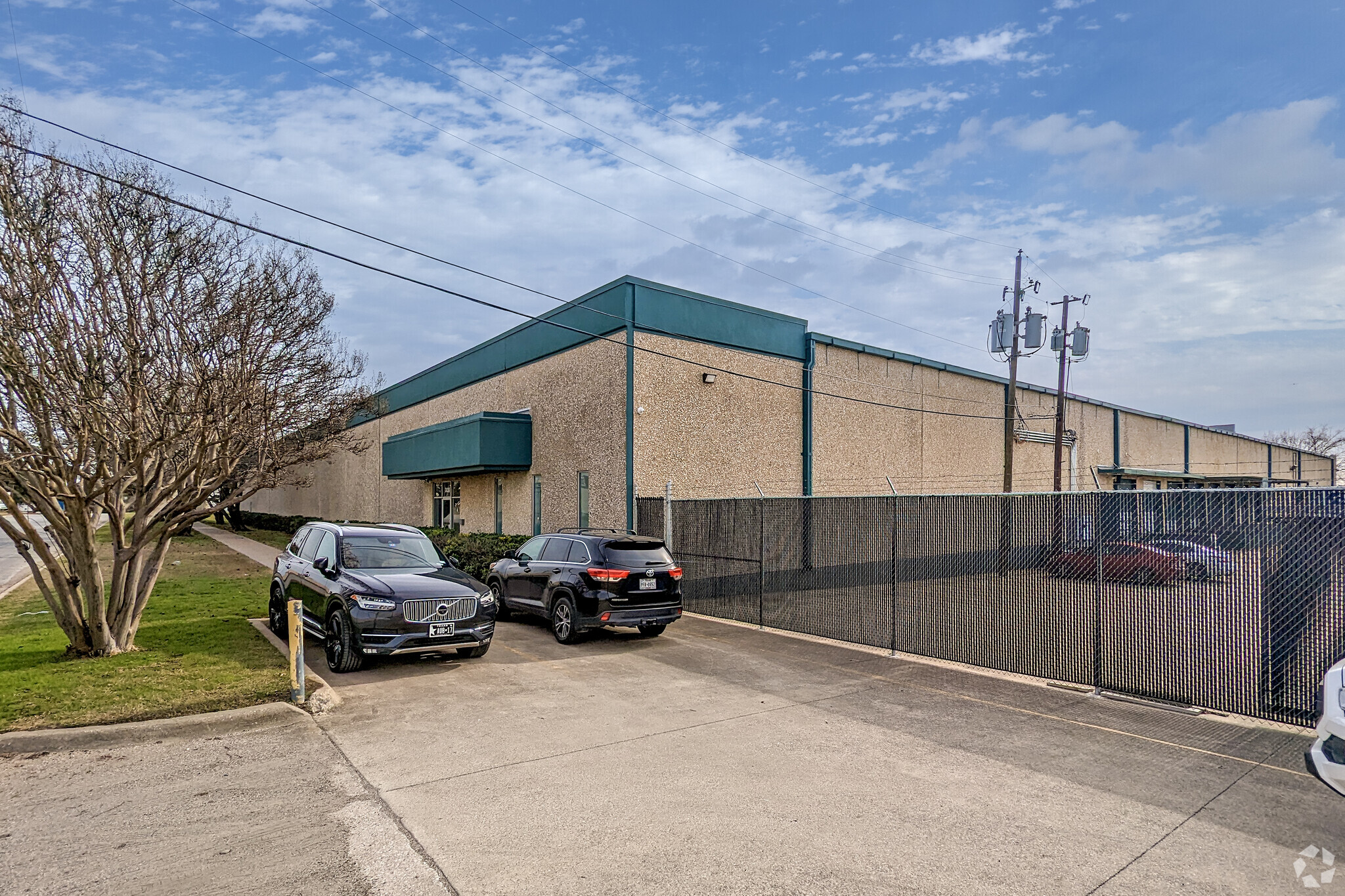 3030 Hansboro Ave, Dallas, TX à louer Photo de l’immeuble– Image 1 sur 8