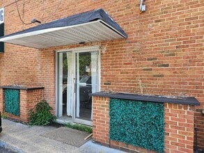 3910 University Dr, Fairfax, VA à louer Photo de l’immeuble– Image 1 sur 13