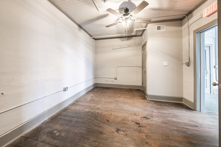 109 W Main St, Elkin, NC à louer - Photo intérieure – Image 3 sur 5