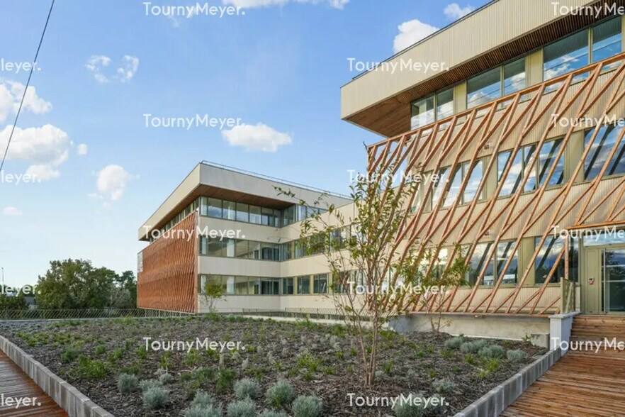Bureau dans Mérignac à louer - Photo de l’immeuble – Image 2 sur 8