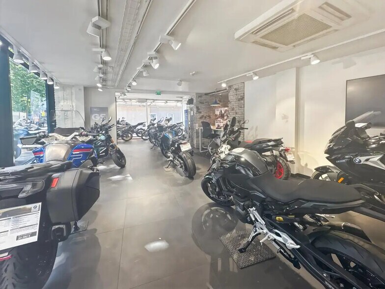 Local commercial dans Paris à louer - Photo de l’immeuble – Image 3 sur 9