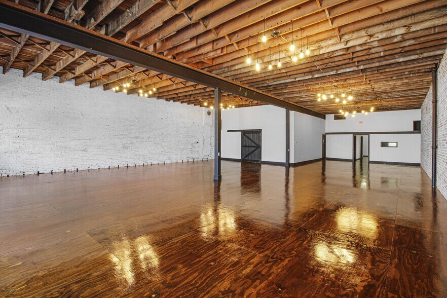 111 Water St, Horse Cave, KY à vendre - Photo intérieure – Image 2 sur 32