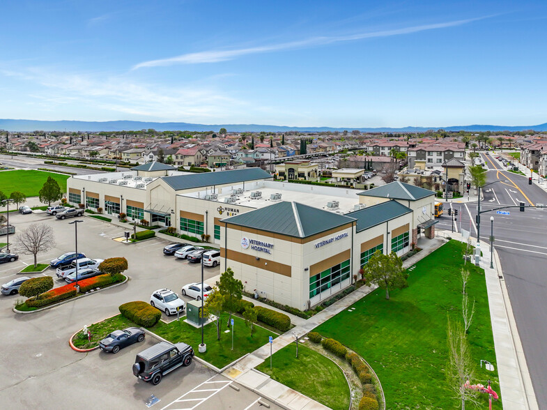 17270-17272 Golden Valley Pky, Lathrop, CA à vendre - Photo de l’immeuble – Image 1 sur 29