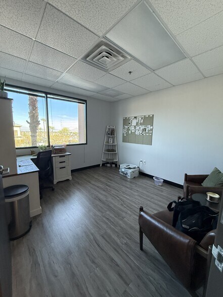 2470 St Rose Pky, Henderson, NV à louer - Photo de l’immeuble – Image 3 sur 6