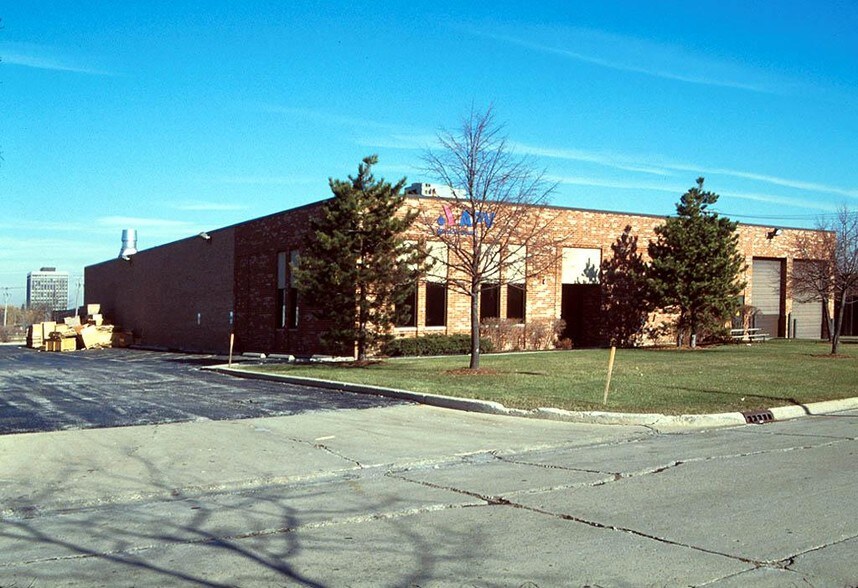 1050 Remington Rd, Schaumburg, IL à louer - Photo principale – Image 1 sur 1