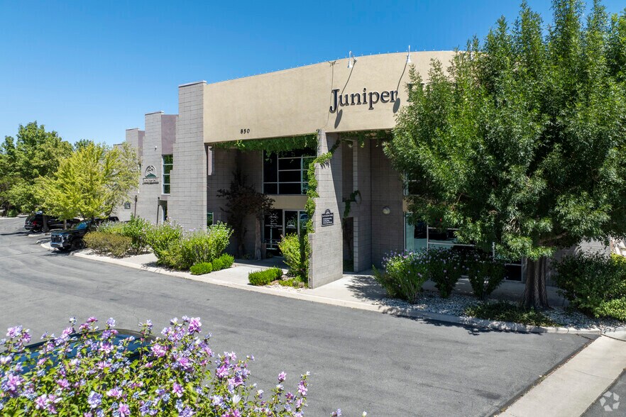 850 E Patriot Blvd, Reno, NV à vendre - Photo de l’immeuble – Image 2 sur 16