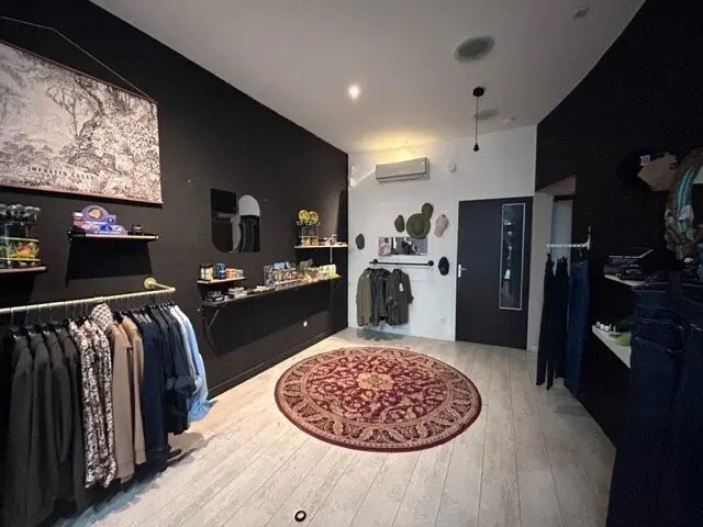 Plus de détails pour Local commercial à louer